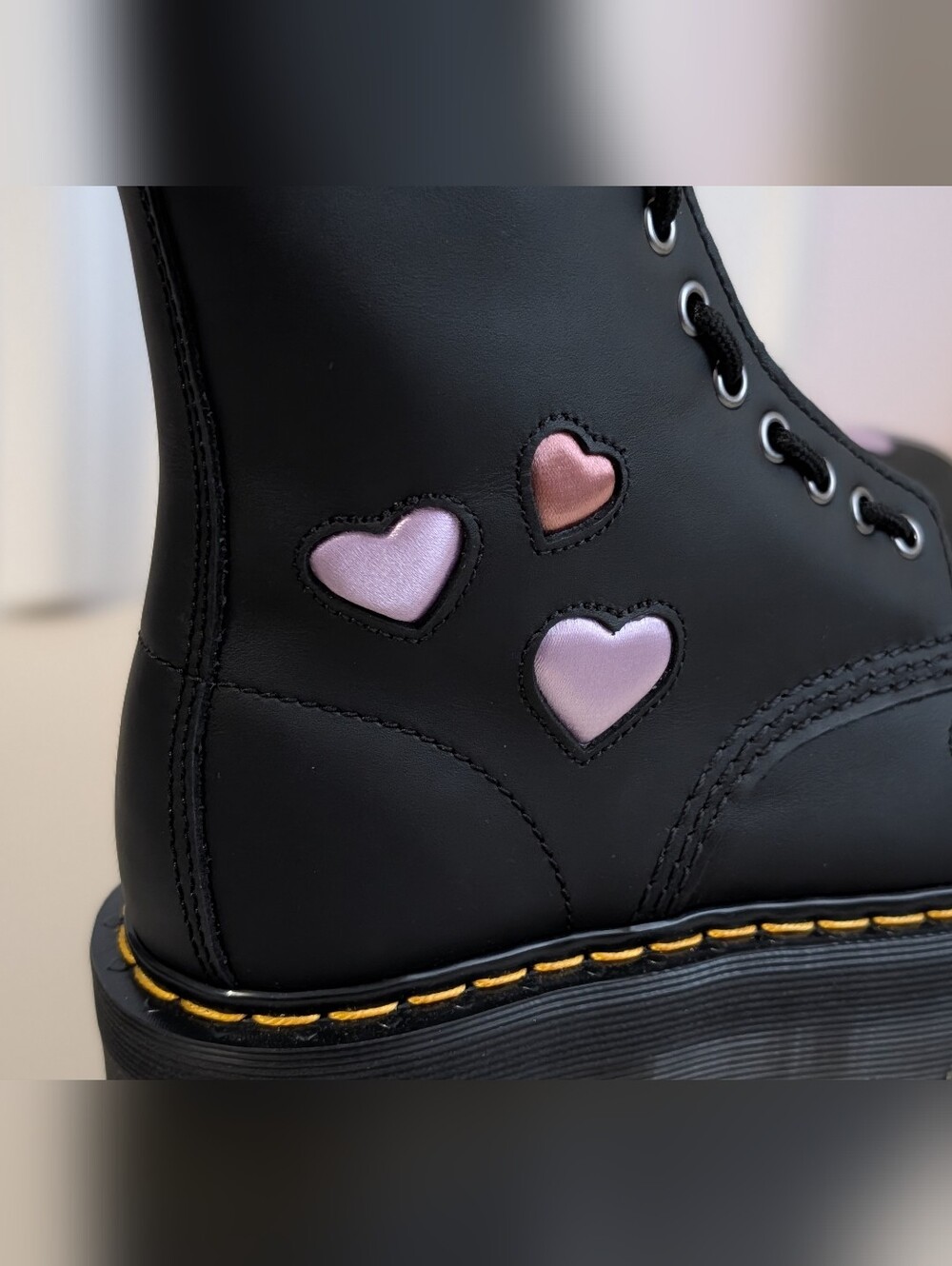 NWOB Dr. Martens Sinclair Hearts Platform Boots Black Pink Heart Cutout Zip US 8 - Picture 5 of 13